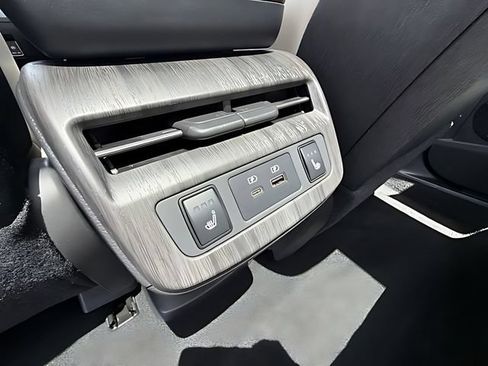 Certified 2024 Nissan Ariya FWD image 30