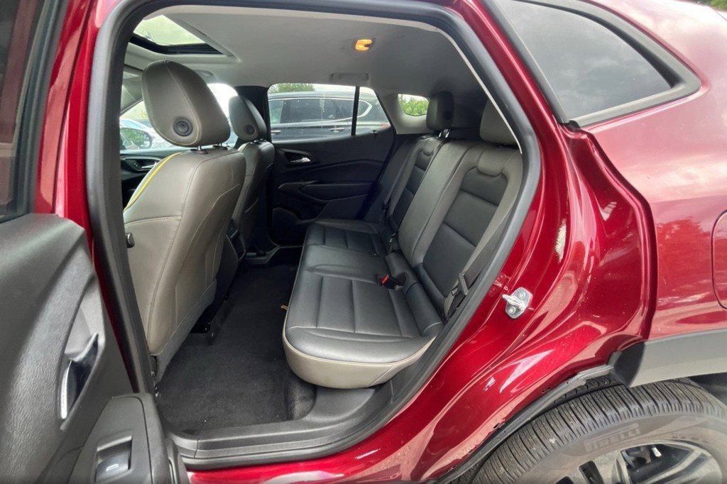 Used 2024 Chevrolet Trax ACTIV w/ Sunroof Package FWD image 15
