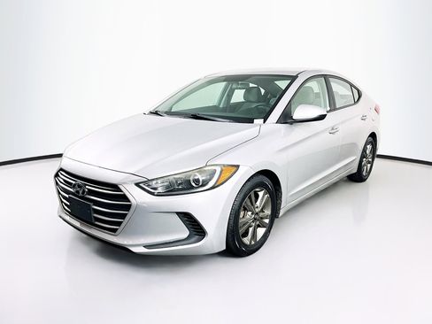Used 2018 Hyundai Elantra SEL FWD image 3