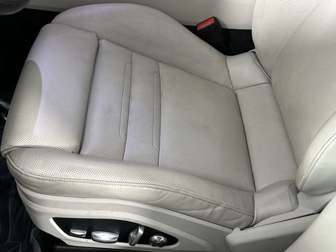 Used 2018 Porsche Panamera 4 image 16