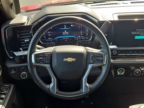 Used 2023 Chevrolet Silverado 1500 LT AWD/4WD image 12