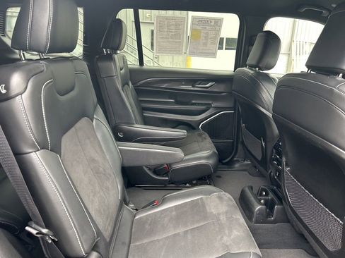 Certified 2022 Jeep Grand Cherokee L Laredo image 38