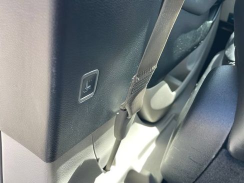Used 2023 Chrysler Pacifica Limited FWD image 21