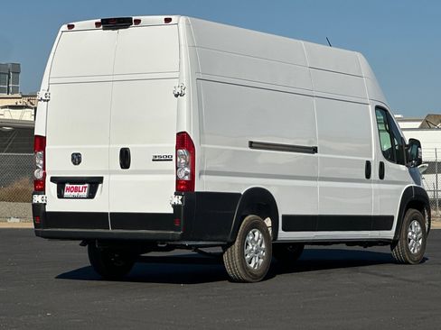 New 2026 RAM ProMaster 3500 w/ Quick Order Package 22G SLT image 3