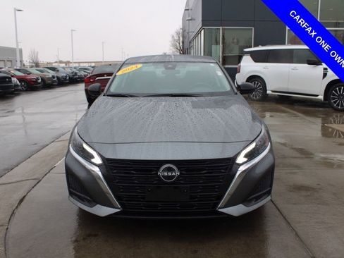 Used 2024 Nissan Altima 2.5 SV image 2