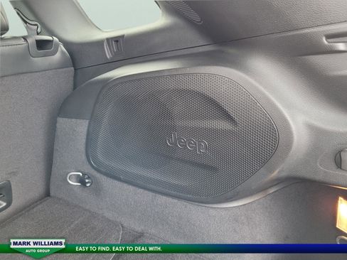 Used 2022 Jeep Cherokee Limited w/ Elite Package image 33