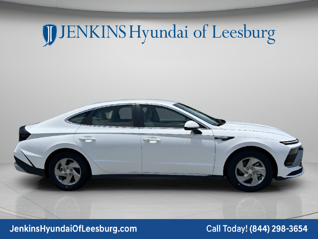 New 2026 Hyundai Sonata SE FWD image 3