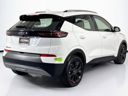 Used 2023 Chevrolet Bolt EUV LT w/ Convenience Package image 5