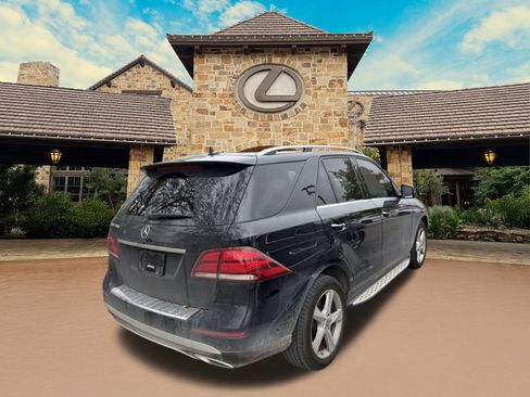 Used 2017 Mercedes-Benz GLE 350 image 3