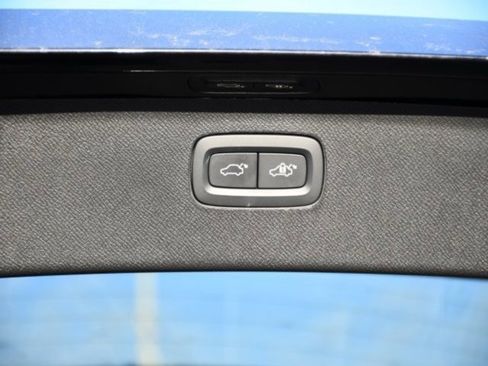 Used 2025 Volvo XC90 B5 Plus image 26