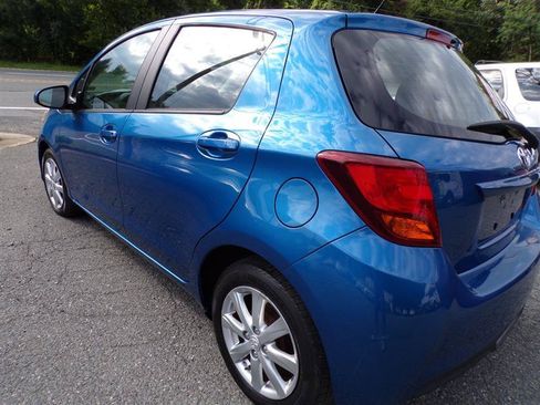 Used 2017 Toyota Yaris 4-Door Hatchback FWD image 9