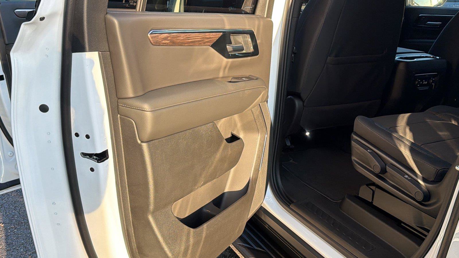 New 2026 Chevrolet Suburban LS RWD image 16