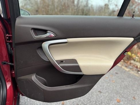 Used 2013 Buick Regal Premium image 15