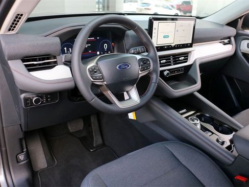 New 2025 Ford Explorer Active image 16