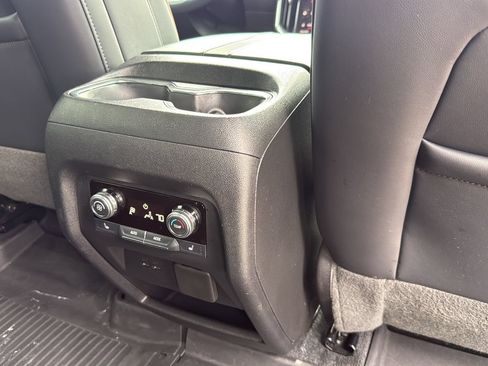 Used 2024 GMC Acadia AT4 w/ Luxury Package AWD/4WD image 27