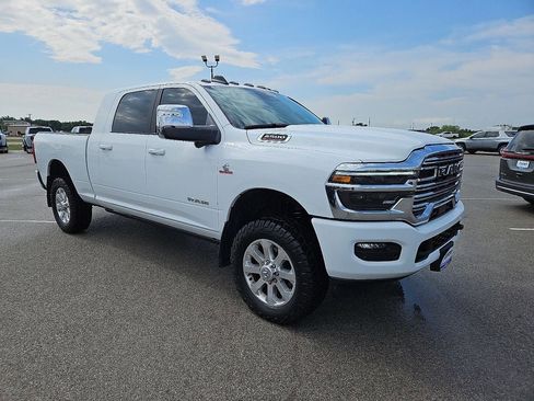 Used 2026 RAM 2500 Laramie AWD/4WD image 10