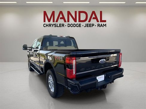 Used 2023 Ford F250 Lariat w/ Sport Appearance Package image 9