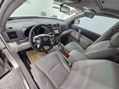 Used 2013 Toyota Highlander Limited FWD image 9