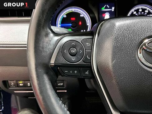 Certified 2021 Toyota Venza LE image 23