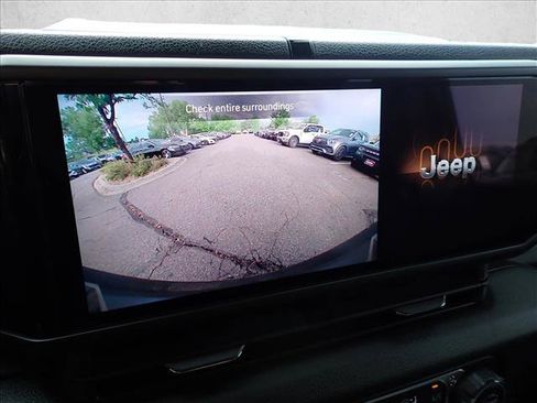 Used 2024 Jeep Wrangler Unlimited w/ Technology Group AWD/4WD image 15