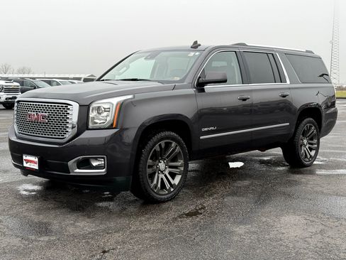 Used 2017 GMC Yukon XL Denali w/ Open Road Package image 7
