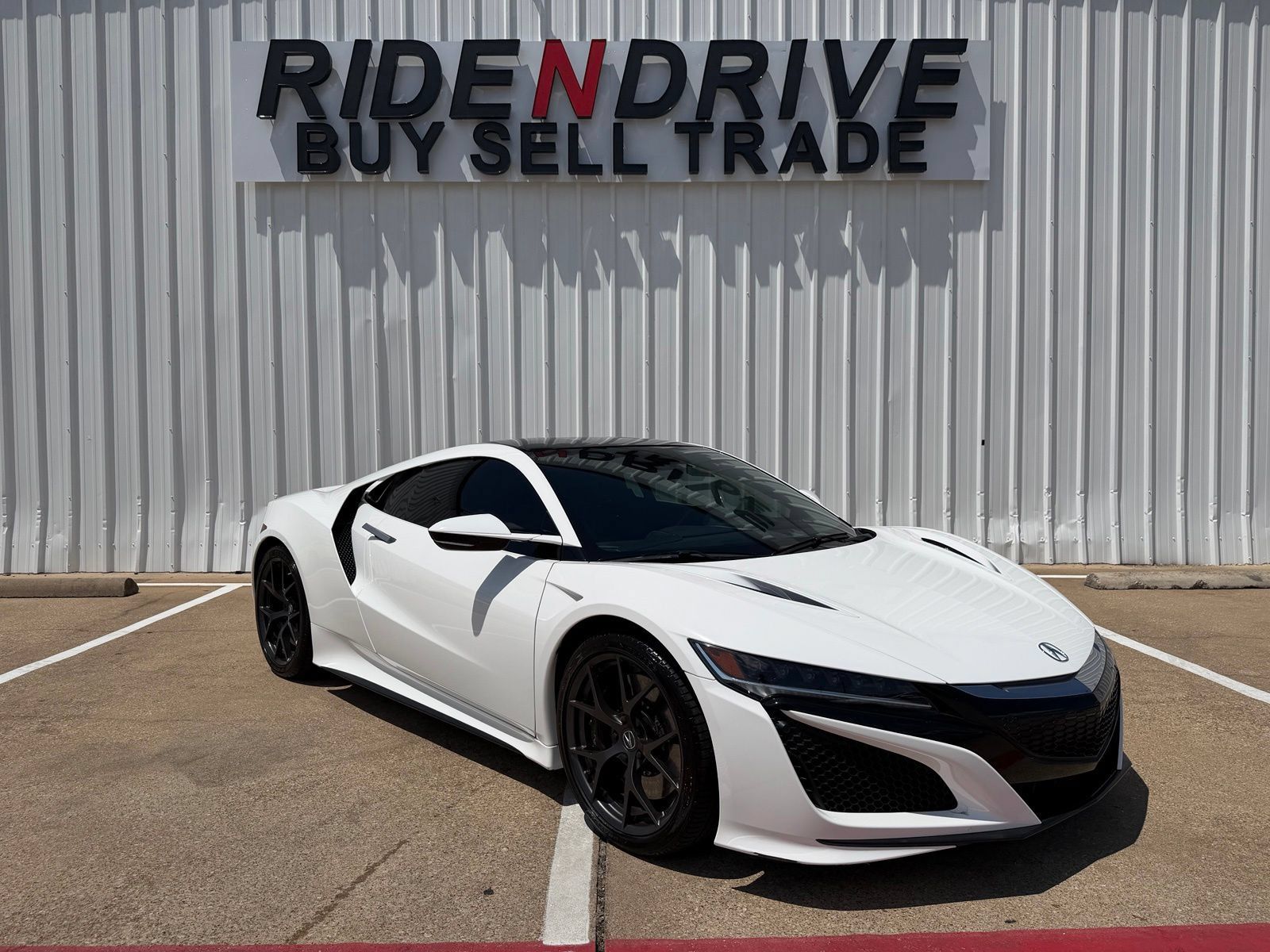 Used 2017 Acura NSX AWD/4WD image 9