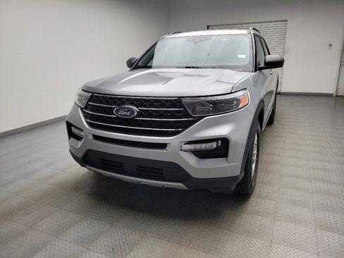 Used 2020 Ford Explorer XLT w/ Equipment Group 202A AWD/4WD image 15