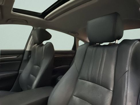 Certified 2019 Honda Accord Touring image 11