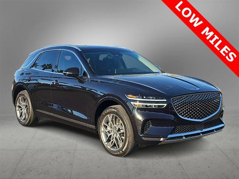 Certified 2024 Genesis GV70 2.5T image 2