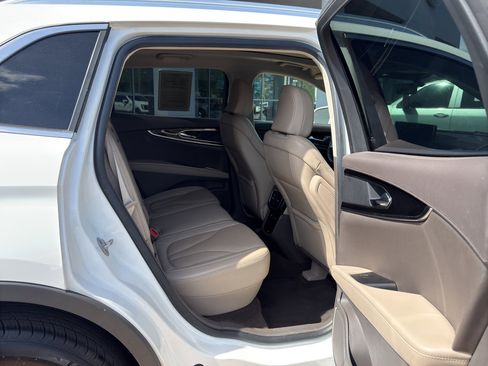 Used 2023 Lincoln Nautilus Reserve AWD/4WD image 8