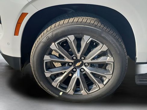 New 2026 Chevrolet Suburban High Country image 17