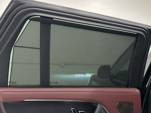 Used 2024 Land Rover Range Rover Long Wheelbase Autobiography image 43