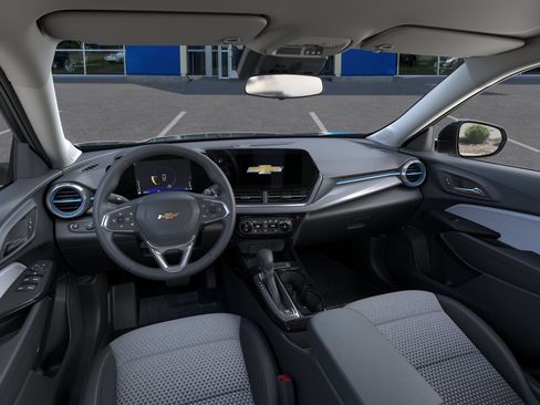 New 2026 Chevrolet Trax LT w/ Driver Confidence Package FWD image 39