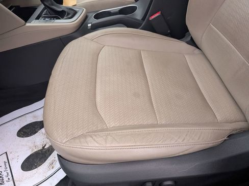 Used 2017 Hyundai Elantra Limited image 23