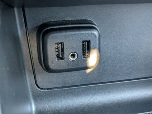 Used 2020 Chevrolet Colorado ZR2 image 20