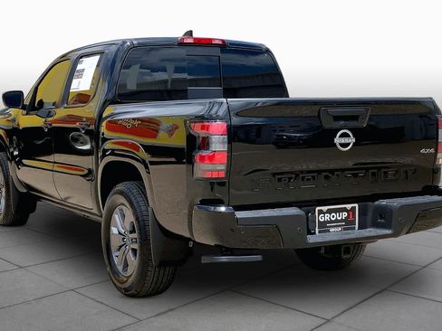 Used 2026 Nissan Frontier SV w/ All-Weather Content Package AWD/4WD image 12