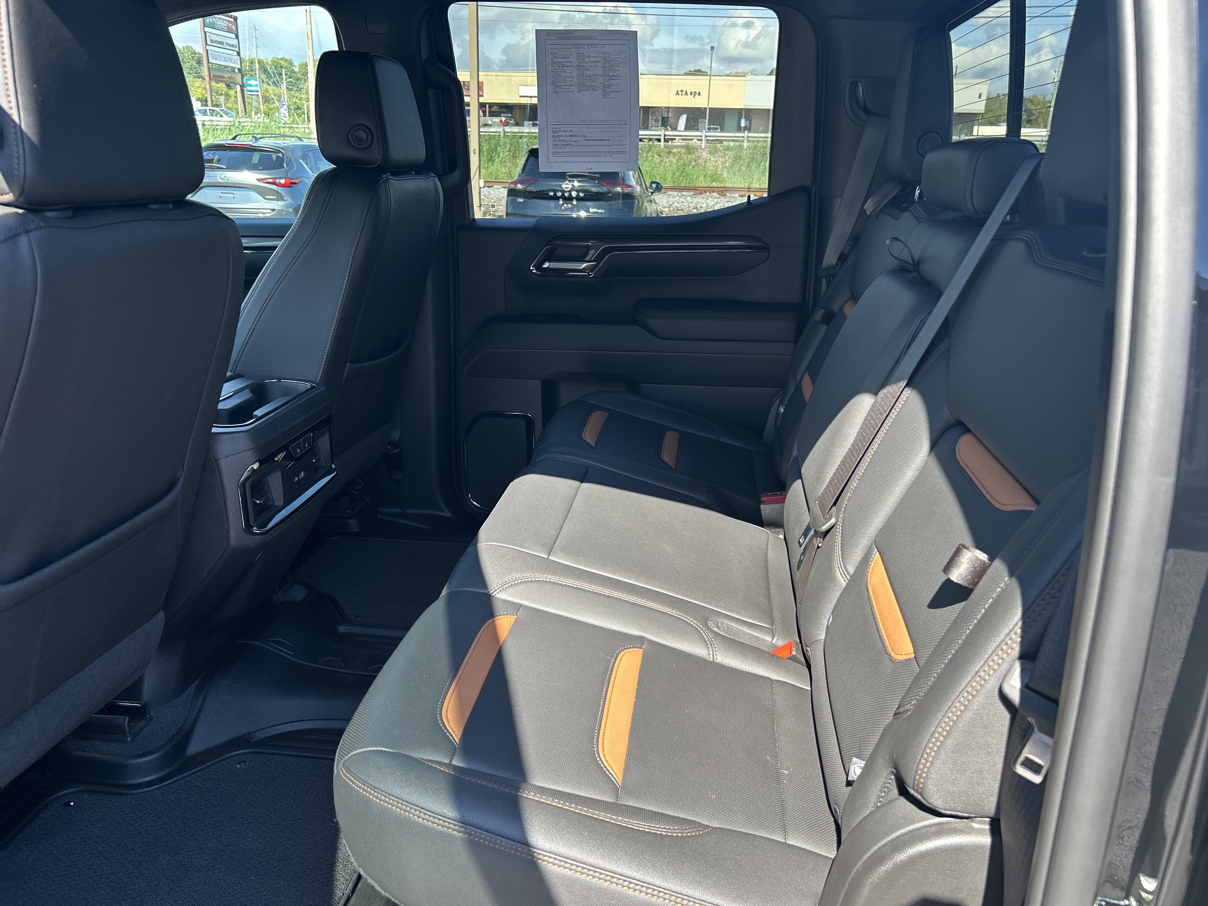 Used 2023 GMC Sierra 1500 AT4 w/ AT4 Premium Package AWD/4WD image 13
