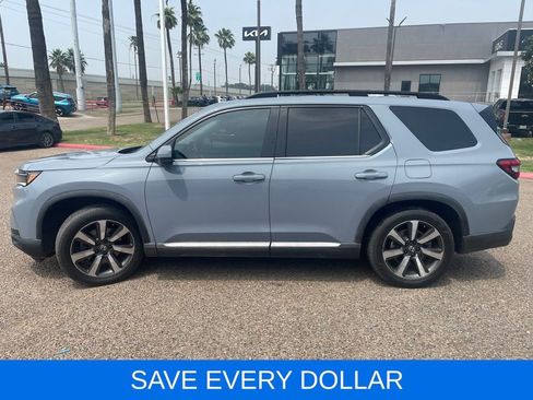 Used 2023 Honda Pilot Touring image 3