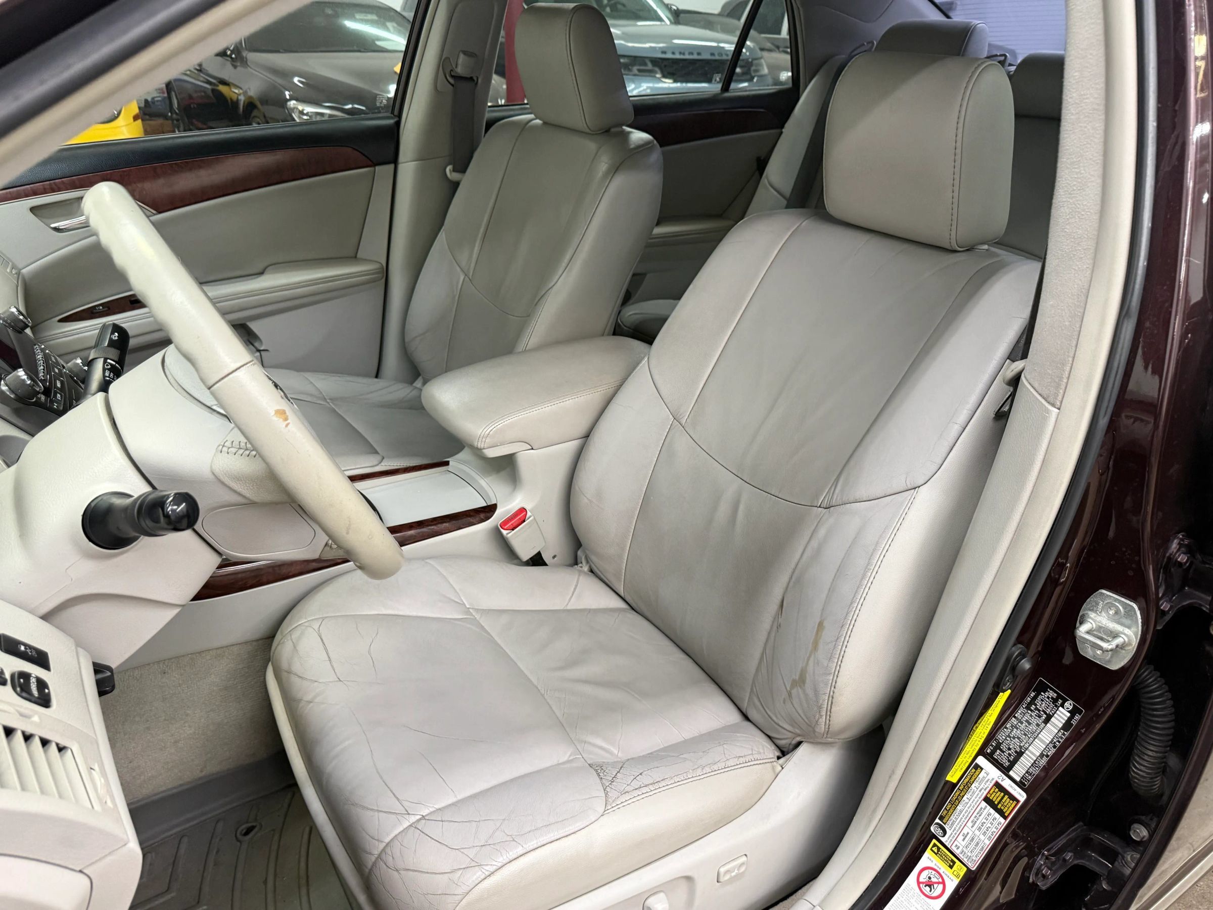 Used 2012 Toyota Avalon FWD image 11