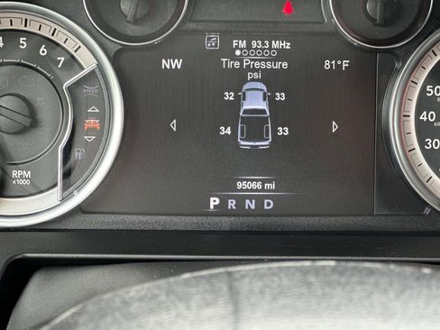 Used 2018 RAM 1500 Classic SLT w/ Luxury Group AWD/4WD image 28