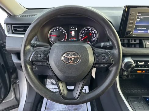 Used 2022 Toyota RAV4 LE image 15