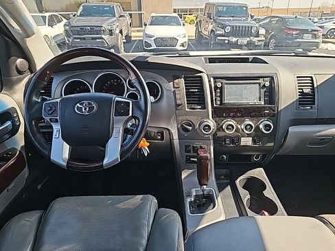 Used 2014 Toyota Sequoia Platinum image 2