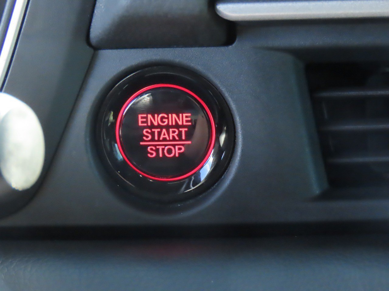 Used 2023 Honda Pilot Sport image 30