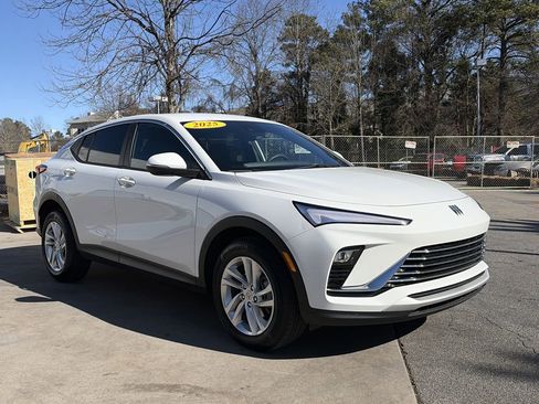 Used 2025 Buick Envista Preferred image 7