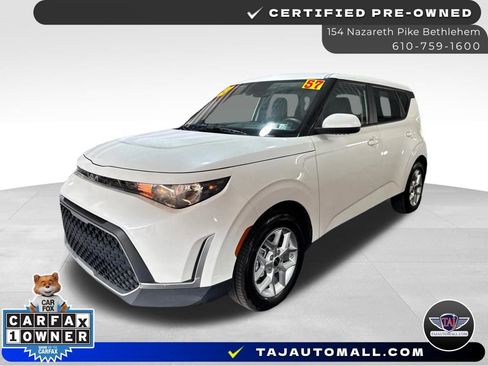 Used 2023 Kia Soul LX w/ LX Technology Package FWD image 1