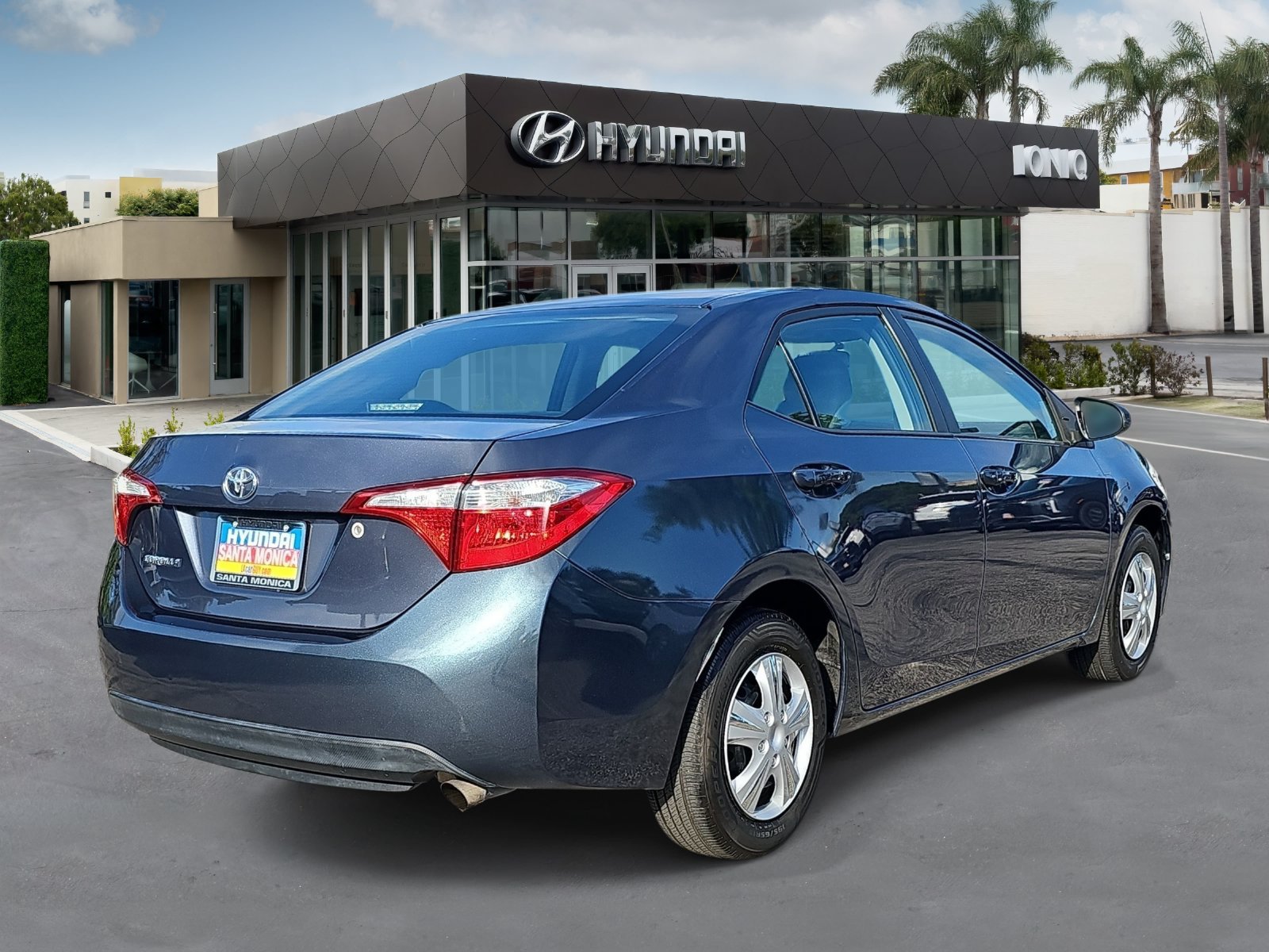 Used 2015 Toyota Corolla L FWD image 3