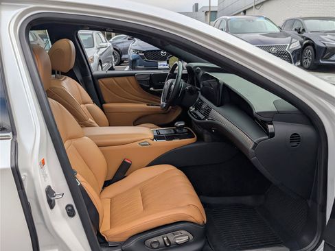 Certified 2022 Lexus LS 500 AWD w/ Luxury Package image 11