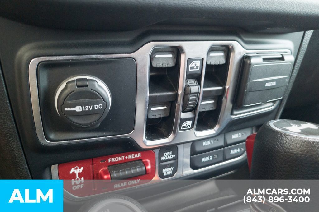 Used 2024 Jeep Wrangler Unlimited Rubicon 4xe AWD/4WD image 26