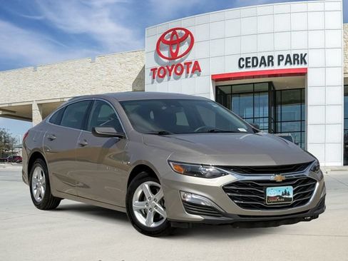 Used 2024 Chevrolet Malibu LS FWD image 1