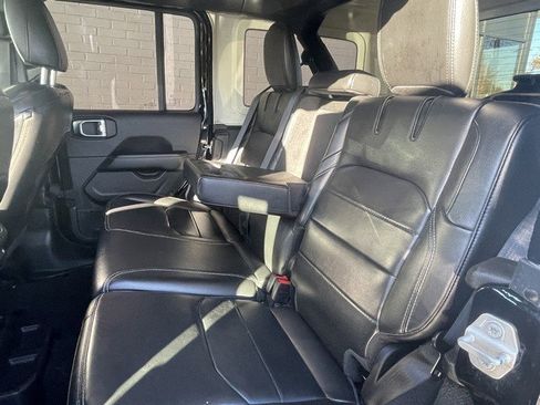 Used 2022 Jeep Wrangler Unlimited Sahara image 26